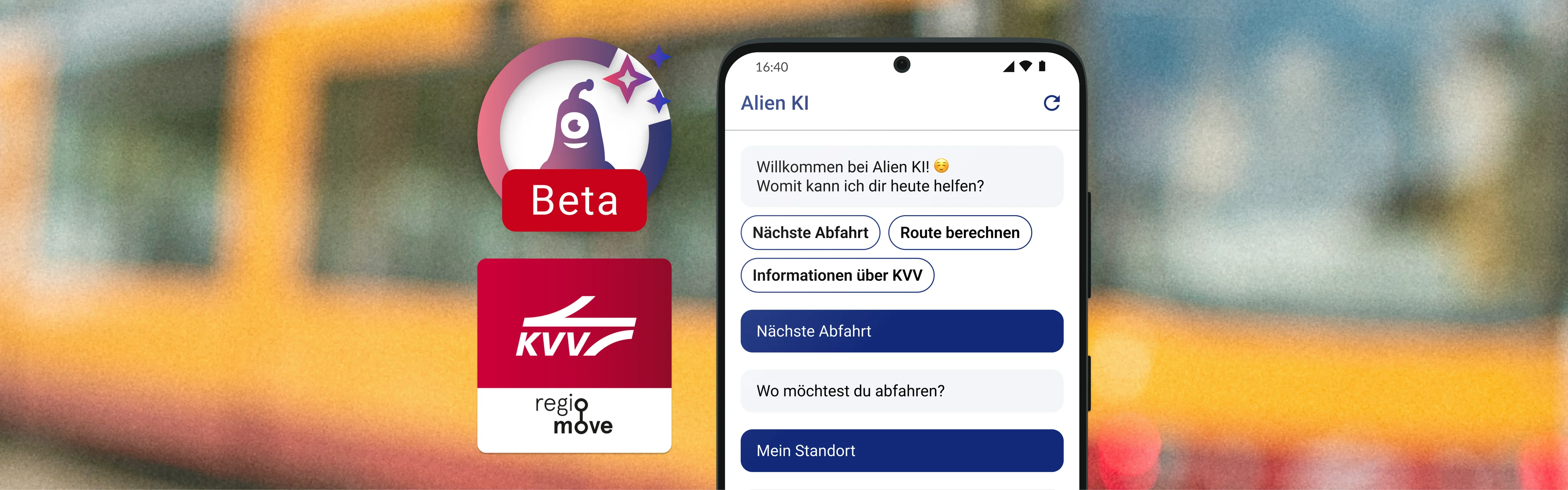 Smartphone mit dem Chat der Alien-KI in der regiomove-App, daneben das Alien-Icon mit Beta-Badge und das App-Icon von KVV.regiomove